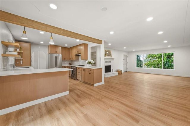 10365 Hanging Wall Dr, Grass Valley, CA 95945