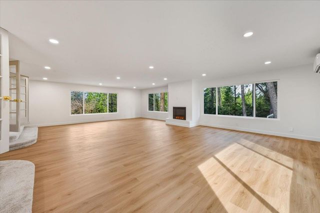 10365 Hanging Wall Dr, Grass Valley, CA 95945