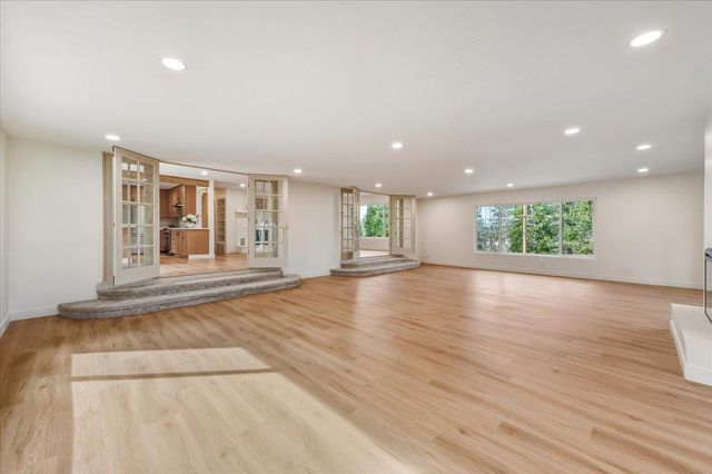 10365 Hanging Wall Dr, Grass Valley, CA 95945