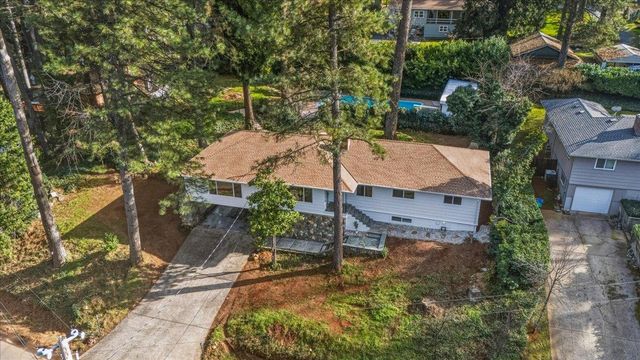 10365 Hanging Wall Dr, Grass Valley, CA 95945