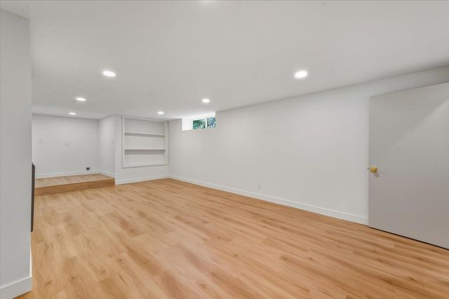 10365 Hanging Wall Dr, Grass Valley, CA 95945