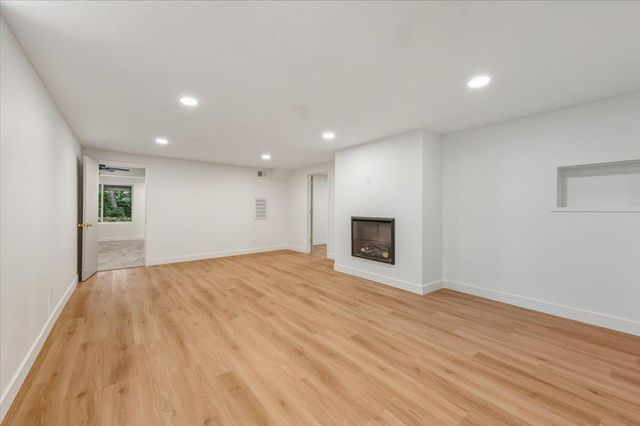 10365 Hanging Wall Dr, Grass Valley, CA 95945