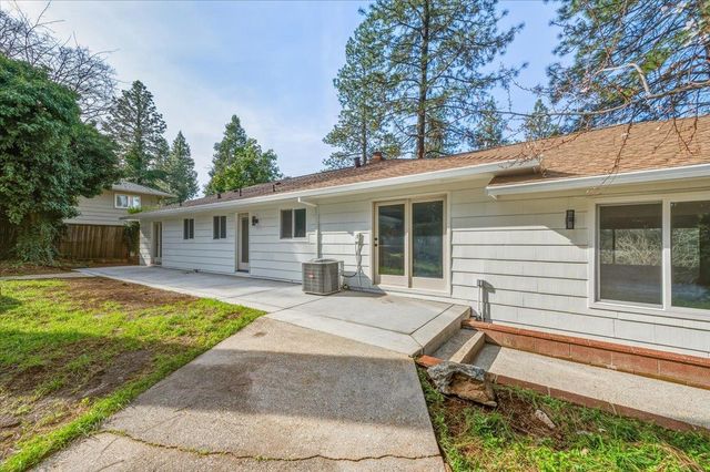 10365 Hanging Wall Dr, Grass Valley, CA 95945