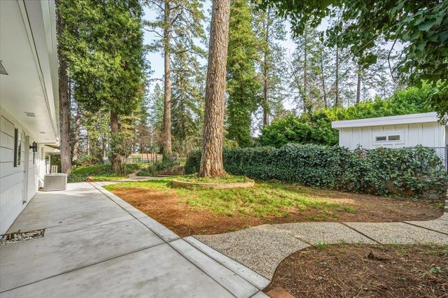 10365 Hanging Wall Dr, Grass Valley, CA 95945