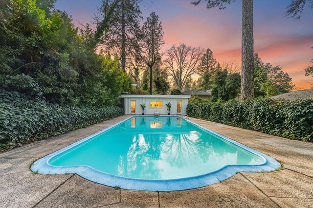 10365 Hanging Wall Dr, Grass Valley, CA 95945