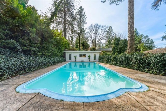 10365 Hanging Wall Dr, Grass Valley, CA 95945