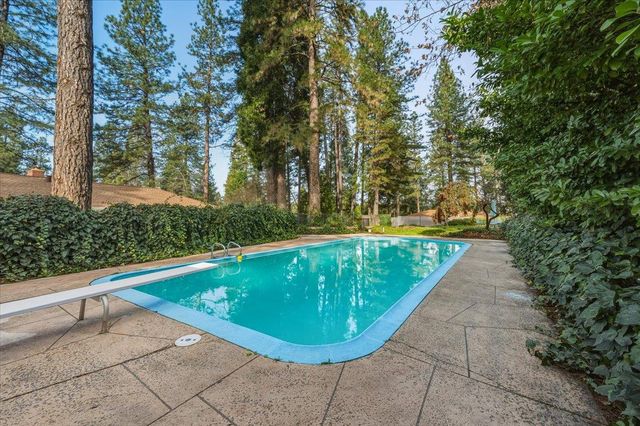 10365 Hanging Wall Dr, Grass Valley, CA 95945