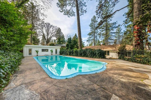10365 Hanging Wall Dr, Grass Valley, CA 95945