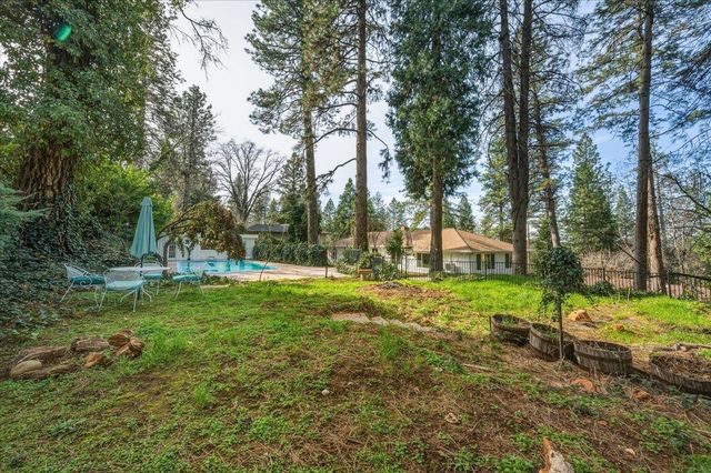 10365 Hanging Wall Dr, Grass Valley, CA 95945