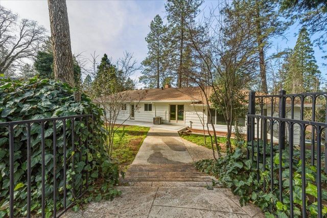 10365 Hanging Wall Dr, Grass Valley, CA 95945