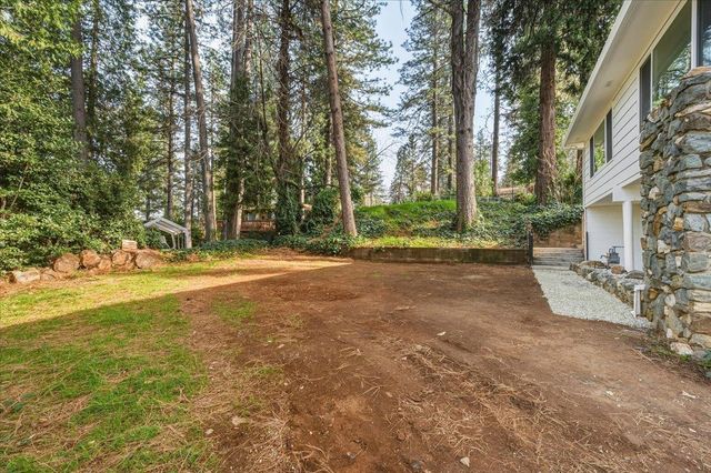 10365 Hanging Wall Dr, Grass Valley, CA 95945