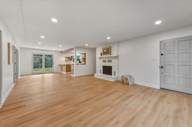 10365 Hanging Wall Dr, Grass Valley, CA 95945