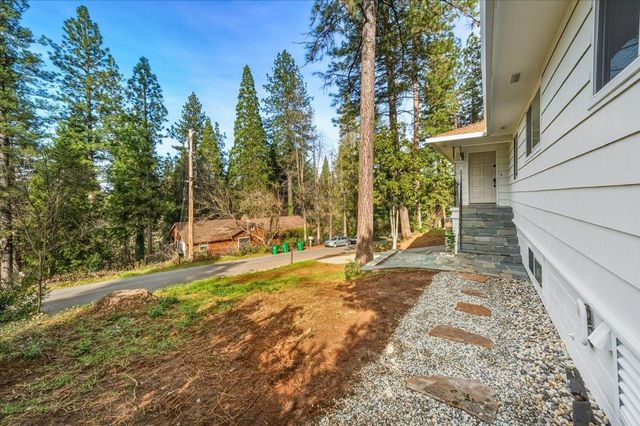 10365 Hanging Wall Dr, Grass Valley, CA 95945