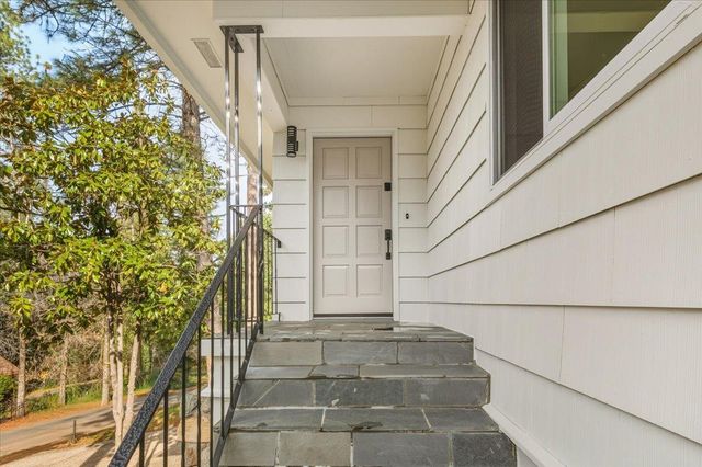 10365 Hanging Wall Dr, Grass Valley, CA 95945