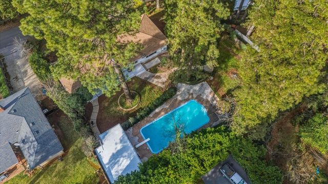 10365 Hanging Wall Dr, Grass Valley, CA 95945