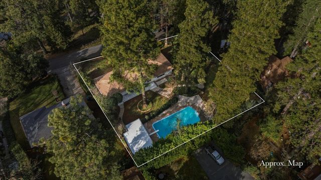 10365 Hanging Wall Dr, Grass Valley, CA 95945