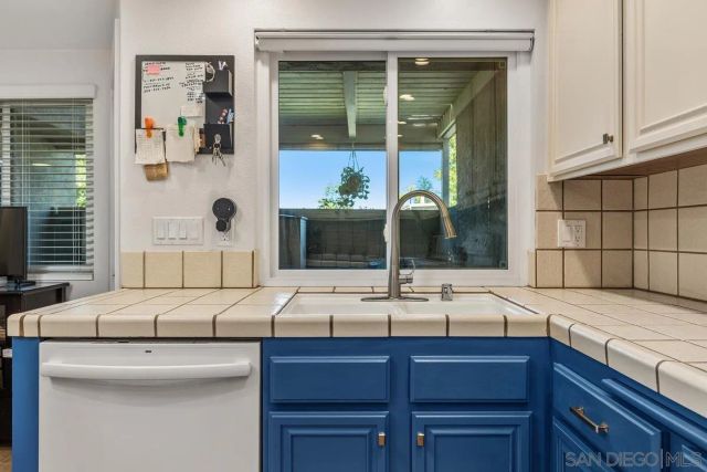 17533 Fairlie Rd, Rancho Bernardo, CA 92128