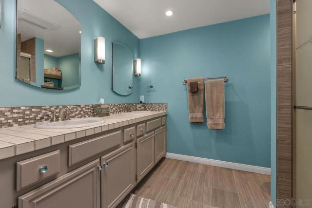 17533 Fairlie Rd, Rancho Bernardo, CA 92128