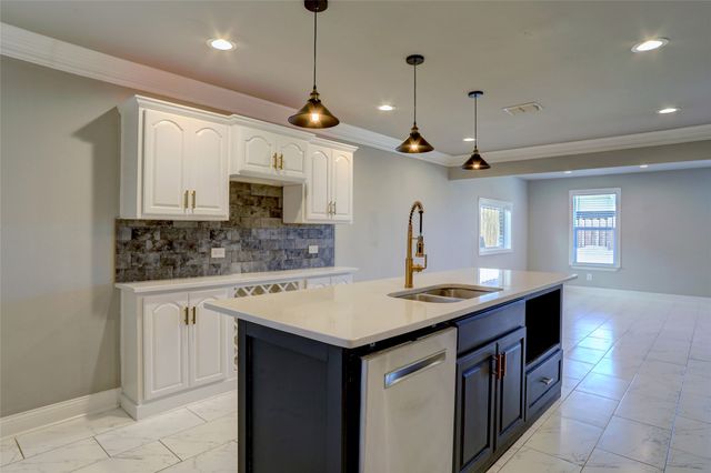 1409 Waterford Drive, Little Elm, TX 75068