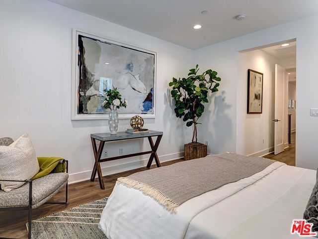 829 N Orange Grove Avenue, Los Angeles, CA 90046