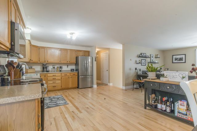 18 Essex Drive, Raymond, NH 03077