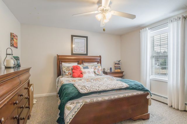 18 Essex Drive, Raymond, NH 03077