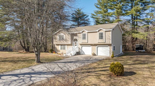 18 Essex Drive, Raymond, NH 03077