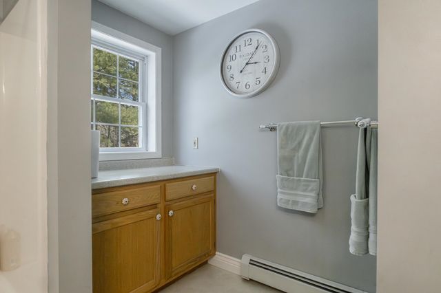 18 Essex Drive, Raymond, NH 03077