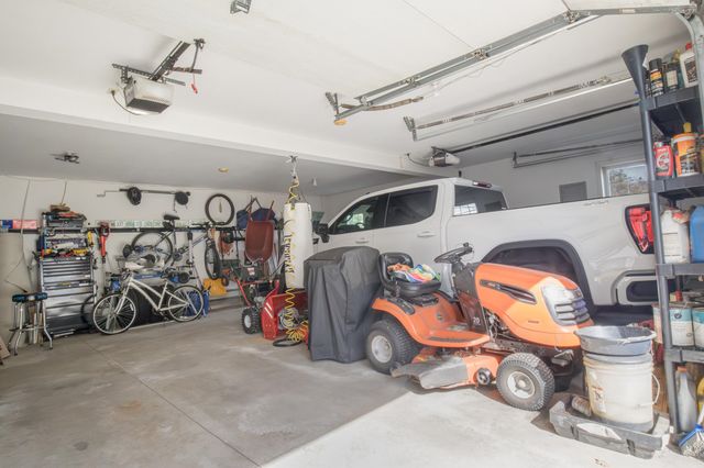 18 Essex Drive, Raymond, NH 03077