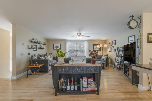 18 Essex Drive, Raymond, NH 03077