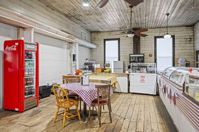 4838 S Hwy 379, Jamestown, KY 42629