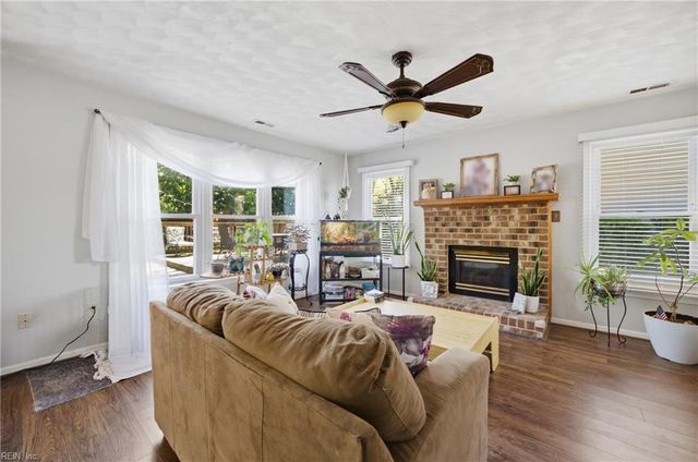 5556 Del Park Ave, Virginia Beach, VA 23455