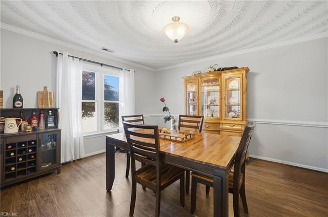 5556 Del Park Ave, Virginia Beach, VA 23455