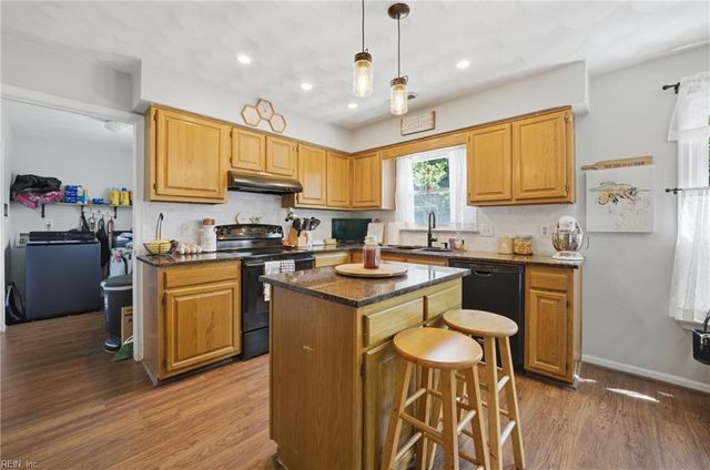 5556 Del Park Ave, Virginia Beach, VA 23455