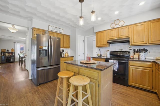 5556 Del Park Ave, Virginia Beach, VA 23455