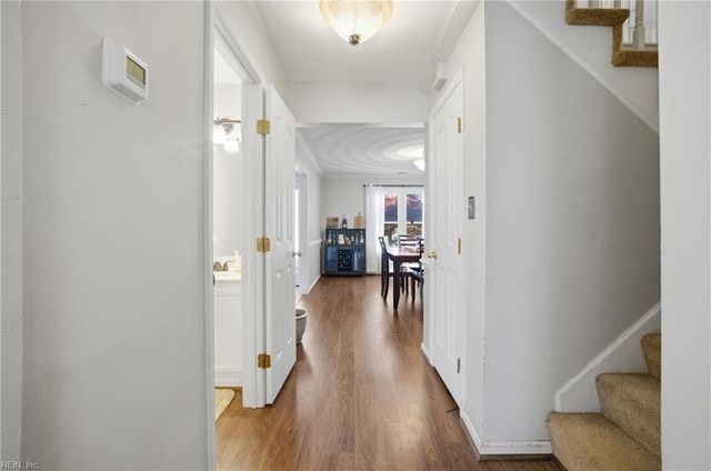 5556 Del Park Ave, Virginia Beach, VA 23455