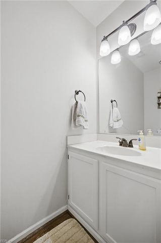 5556 Del Park Ave, Virginia Beach, VA 23455