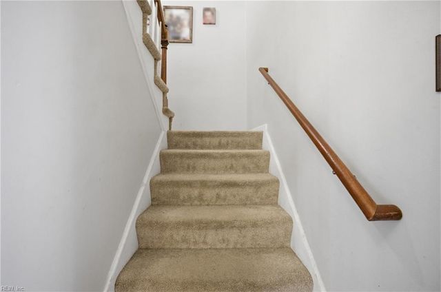 5556 Del Park Ave, Virginia Beach, VA 23455