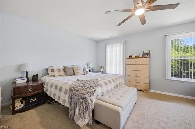 5556 Del Park Ave, Virginia Beach, VA 23455