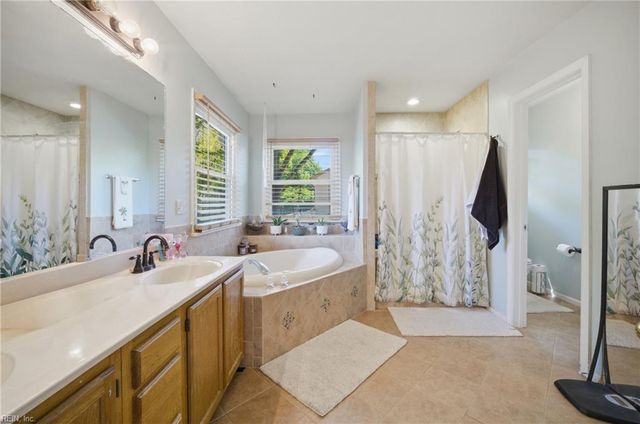 5556 Del Park Ave, Virginia Beach, VA 23455