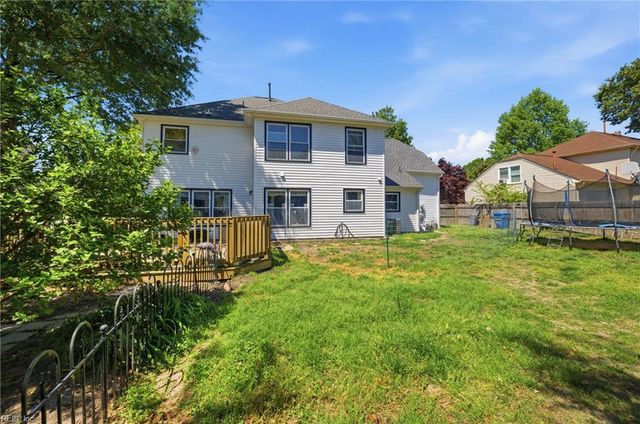 5556 Del Park Ave, Virginia Beach, VA 23455