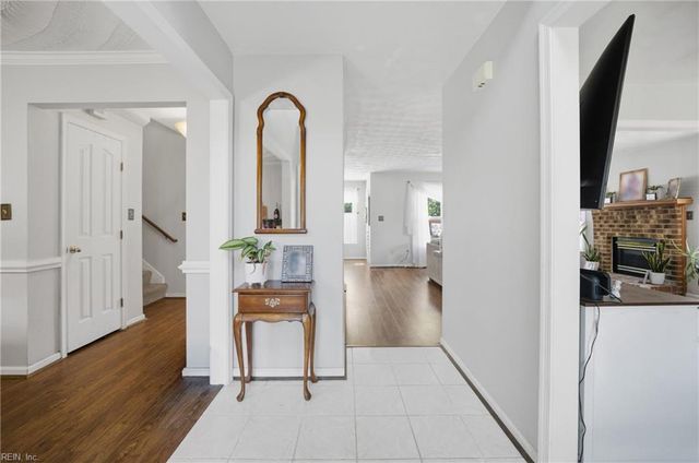 5556 Del Park Ave, Virginia Beach, VA 23455