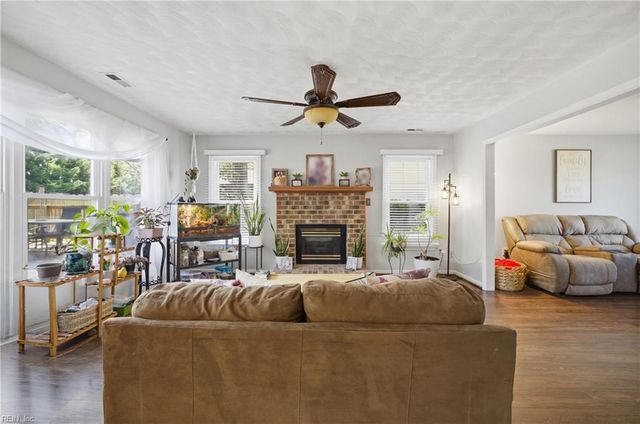 5556 Del Park Ave, Virginia Beach, VA 23455