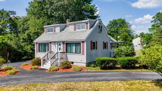 31 Grove Ave, Dracut, MA 01826
