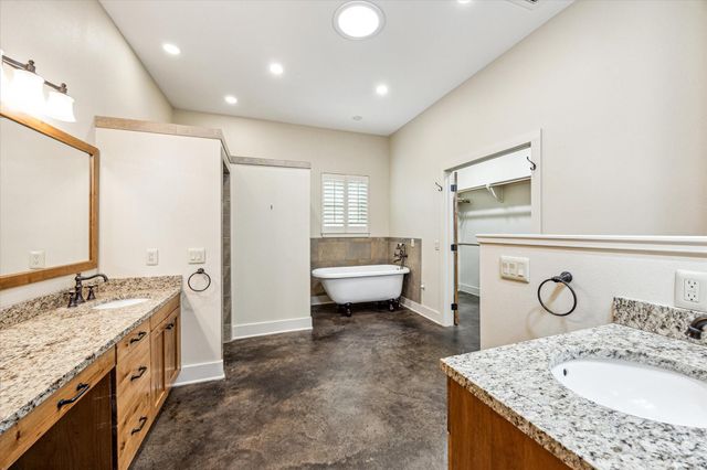 1661 Guenther Road, La Grange, TX 78945