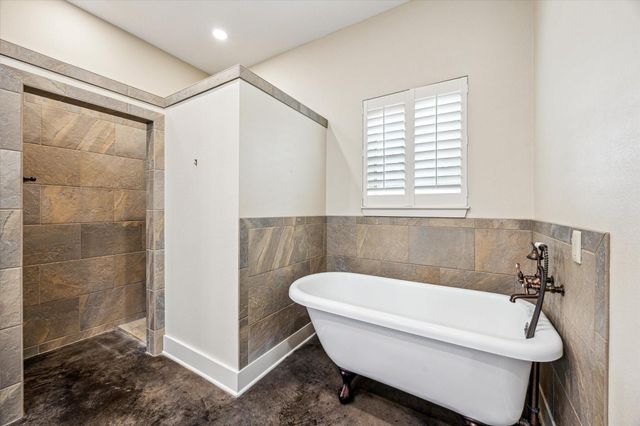 1661 Guenther Road, La Grange, TX 78945