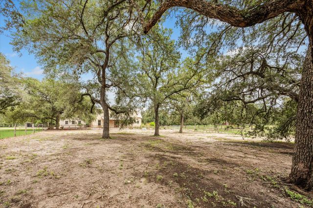 1661 Guenther Road, La Grange, TX 78945