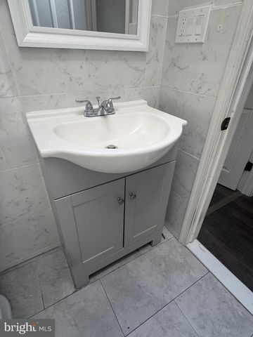 216 W WASHINGTON AVE, Clifton Heights, PA 19018