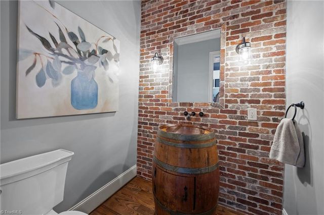 8609 Scoggins Road, Oak Ridge, NC 27310