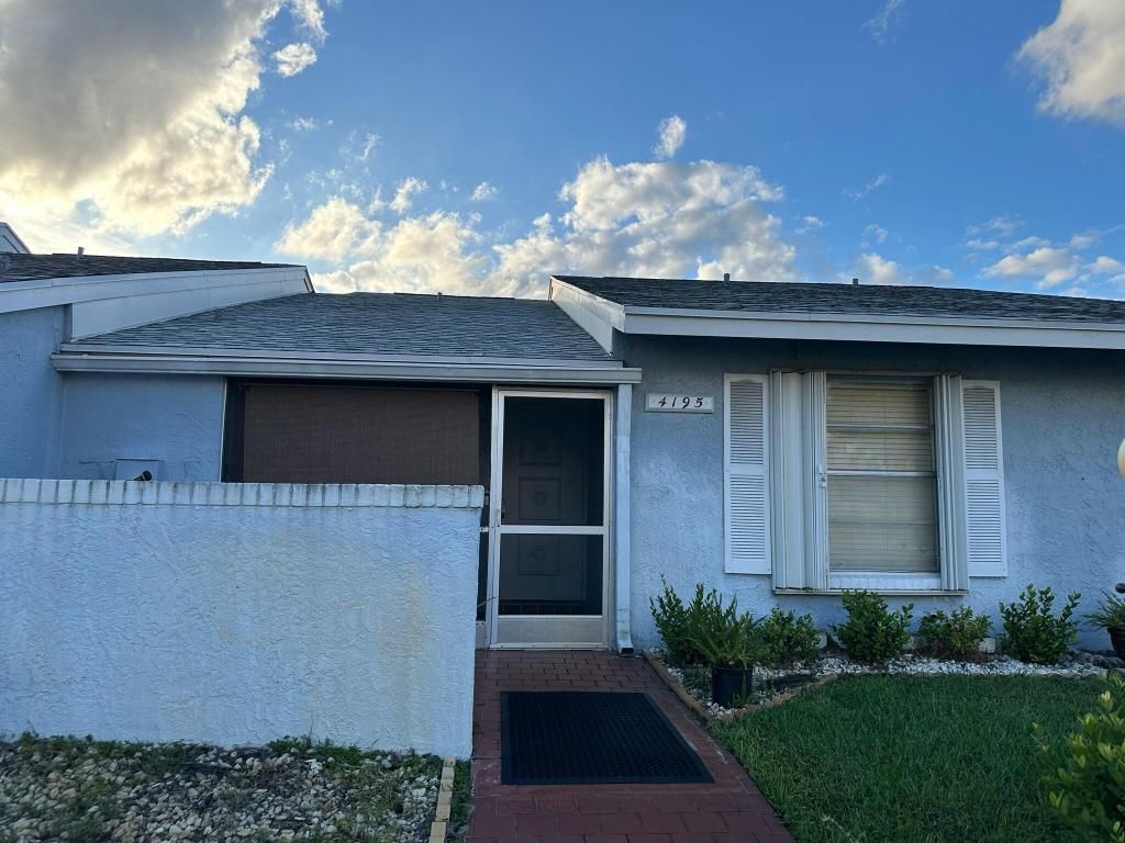 4195 Lucerne Villas Lane, Lake Worth, FL 33467